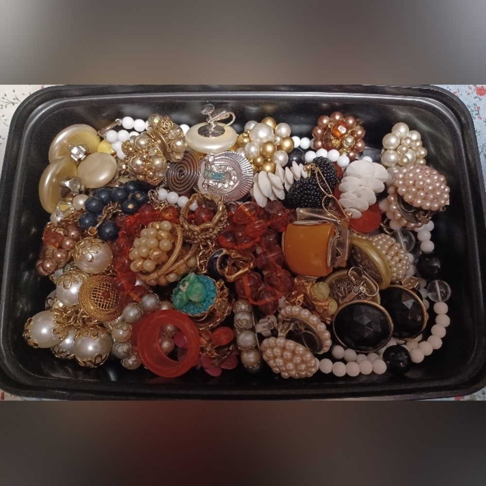 Elegant Vintage Antique Assorted Jewelry Sets And Singles